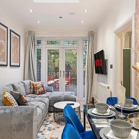 Gorgeous 3-Bedroom In London - Sleeps 8